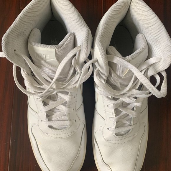 Nike Sneakers US13 - Picture 3 of 4